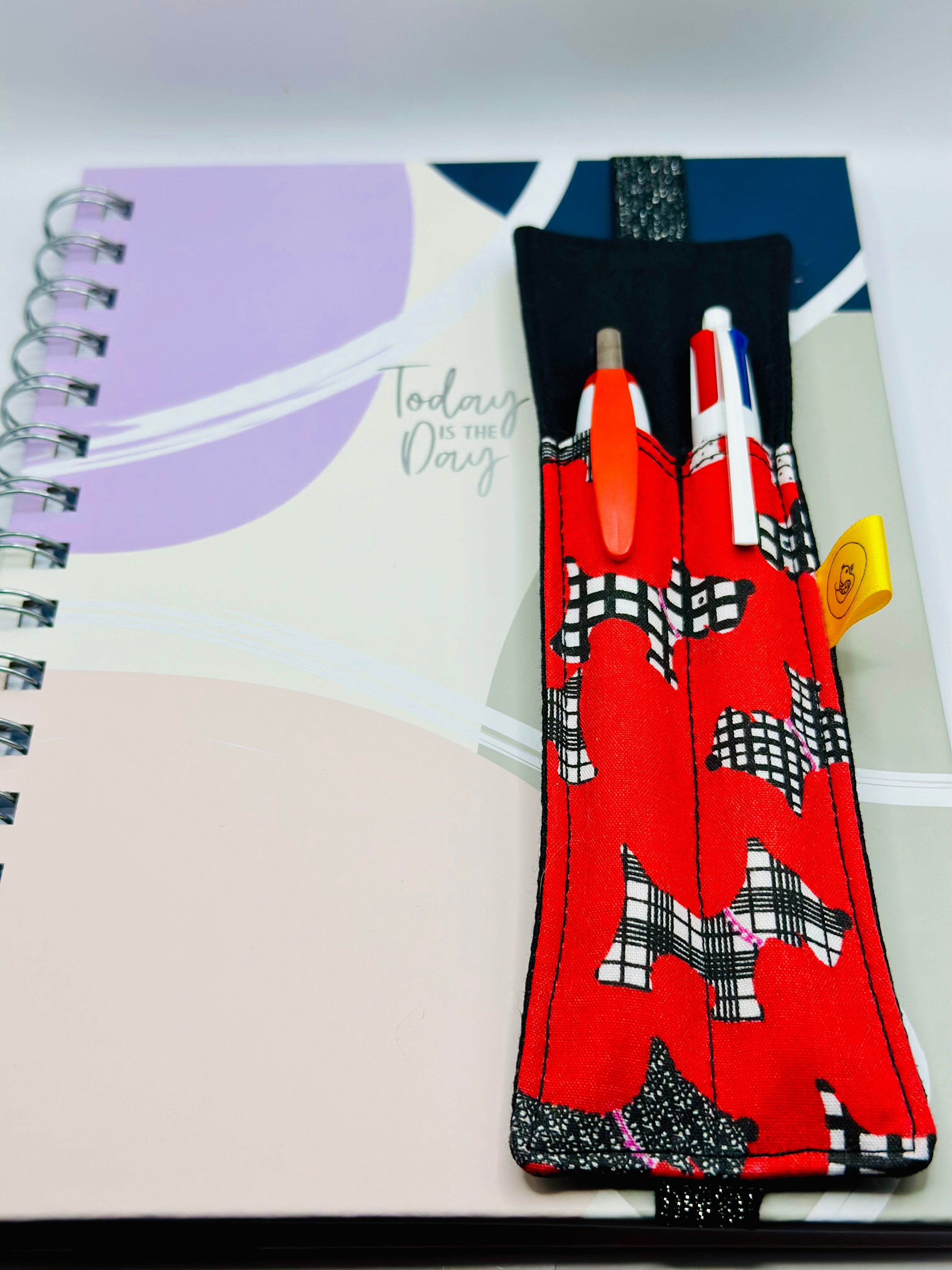 Scottie Dogs Elastic Notebook Double Pen Holder