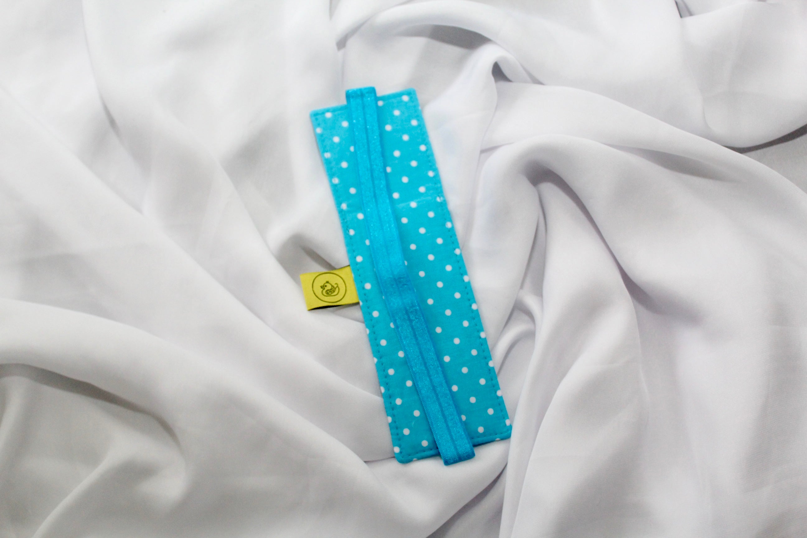 Turquoise Blue and White Polka Dot Elastic Notebook Double Pen Holder