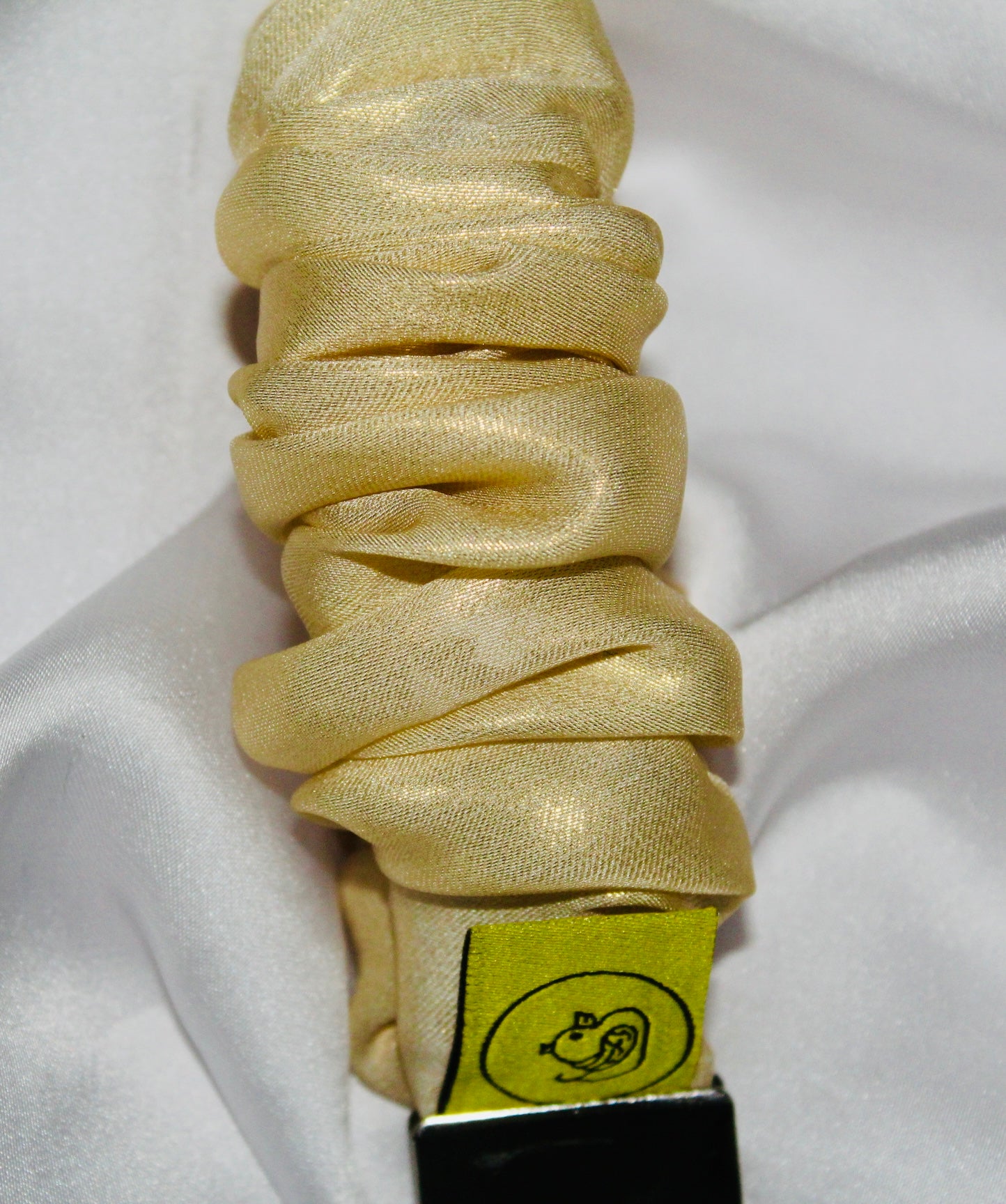 Champagne Glow Scrunkey