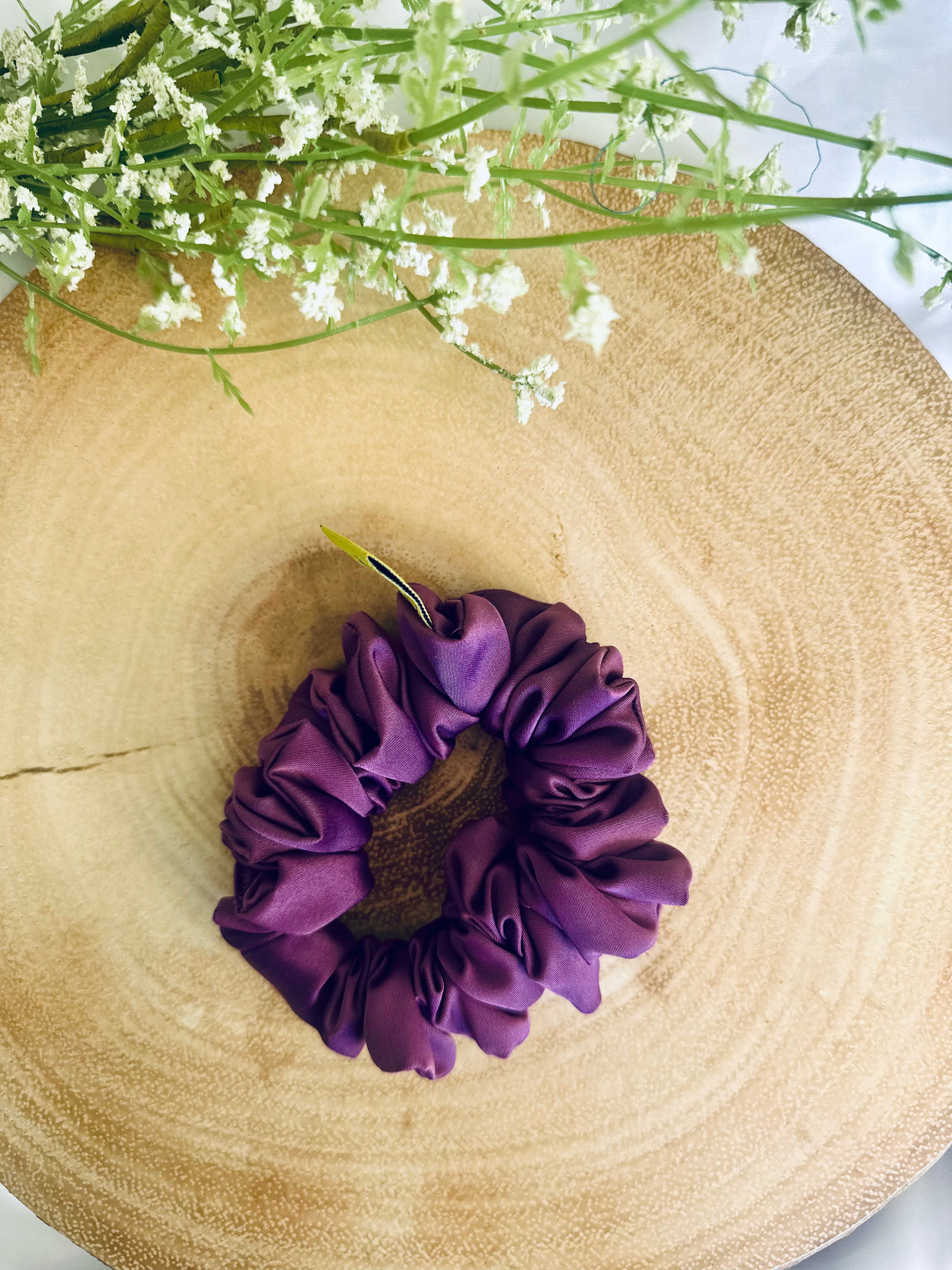 Berry Mini satin hair scrunchie