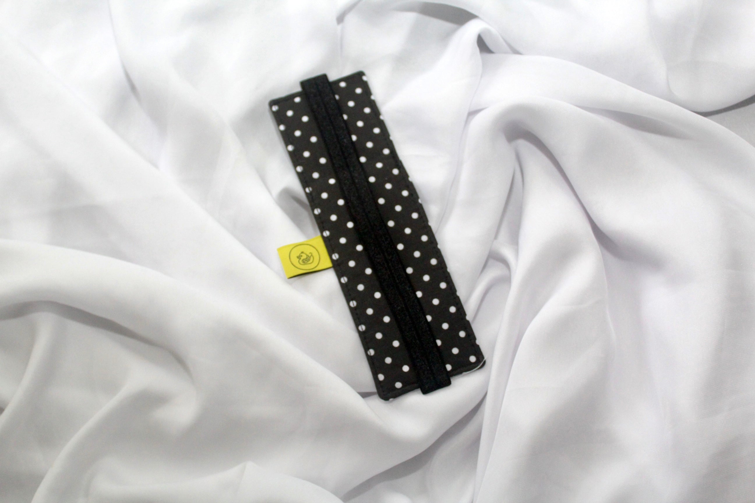 Black and White Polka Dot Elastic Notebook Double Pen Holder