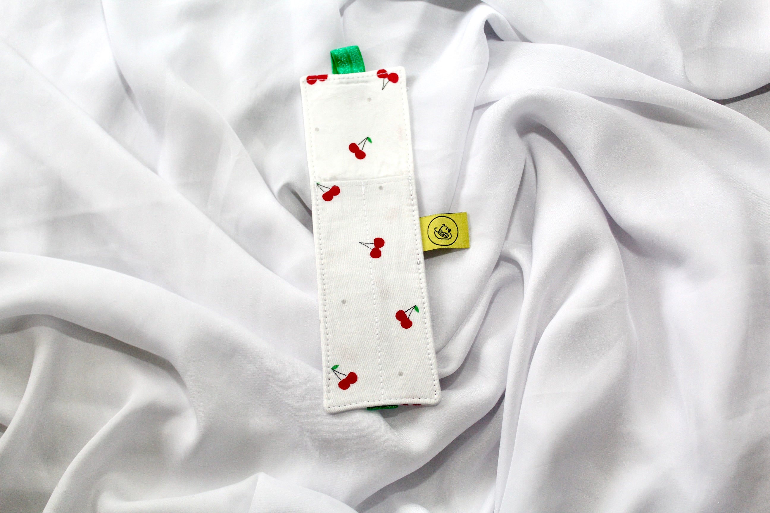 White Cherries Elastic Notebook Double Pen Holder
